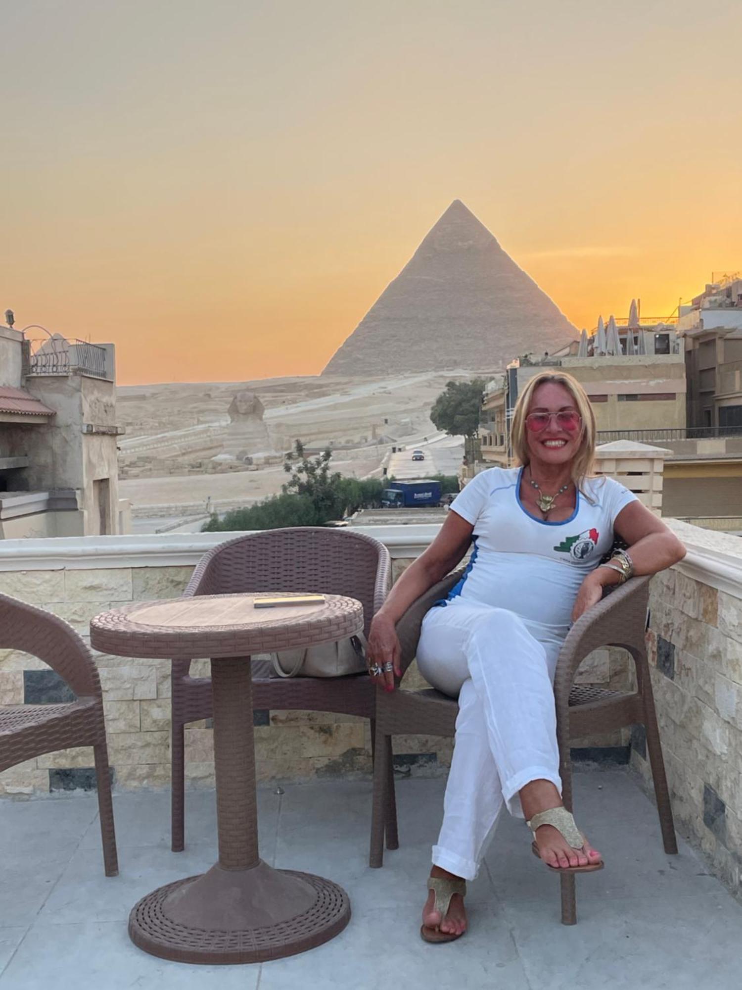 King Ali Pyramids View Inn Kafret el-Gabal Exteriör bild