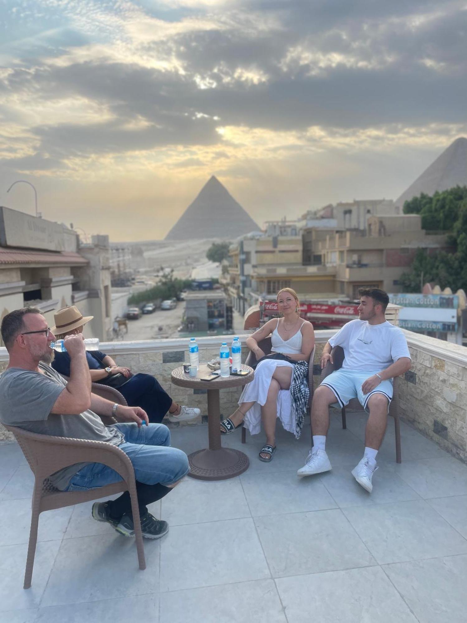 King Ali Pyramids View Inn Kafret el-Gabal Exteriör bild