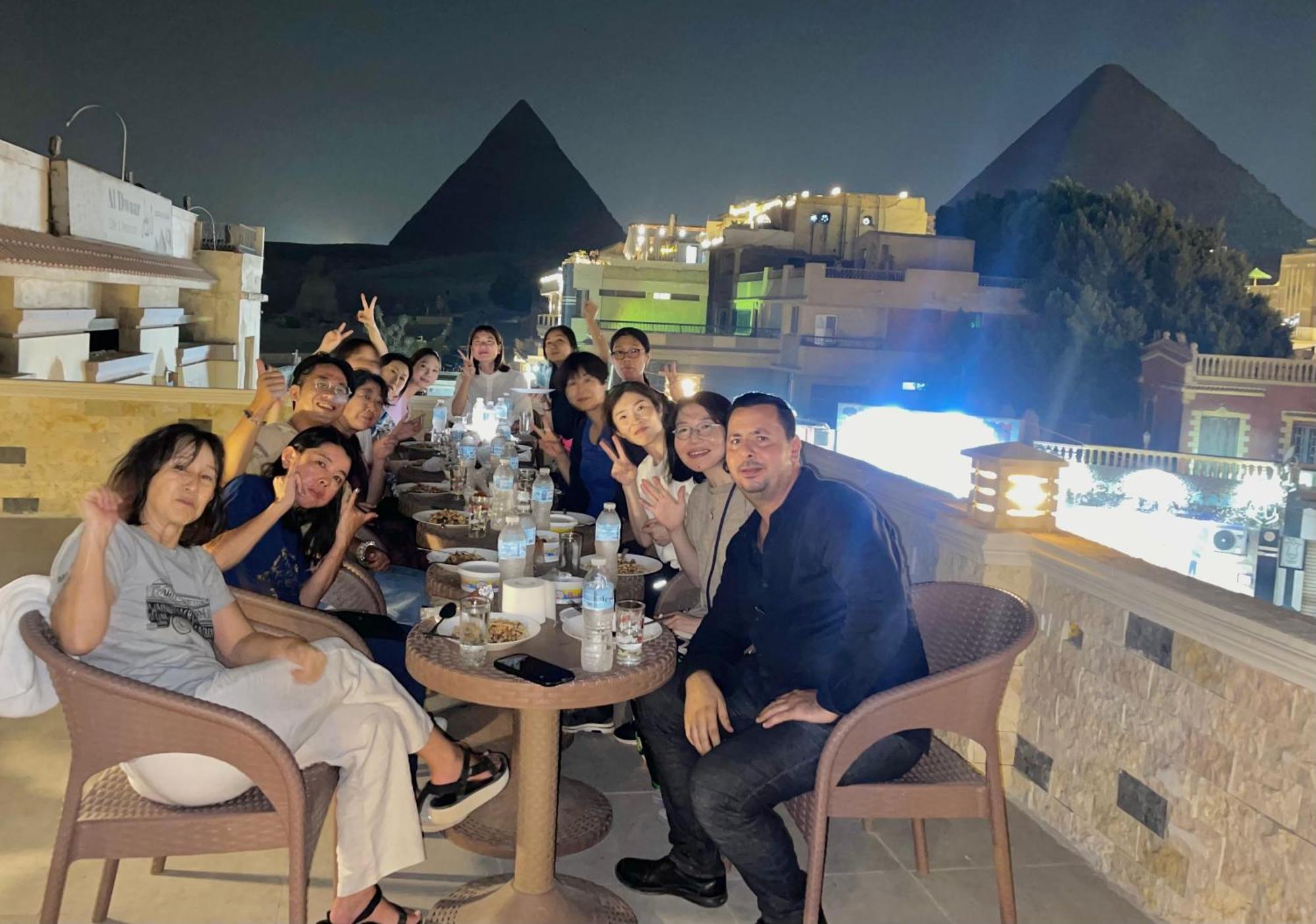 King Ali Pyramids View Inn Kafret el-Gabal Exteriör bild
