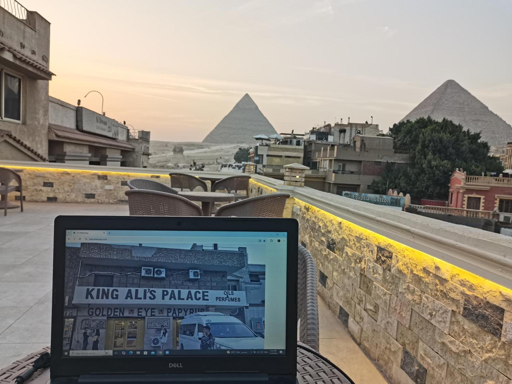 King Ali Pyramids View Inn Kafret el-Gabal Exteriör bild